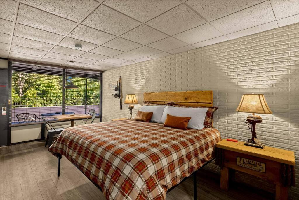 Stonegate Lodge Bed, Wifi, 50In Roku Tv, Salt Water Pool Room #109 Eureka Springs Luaran gambar