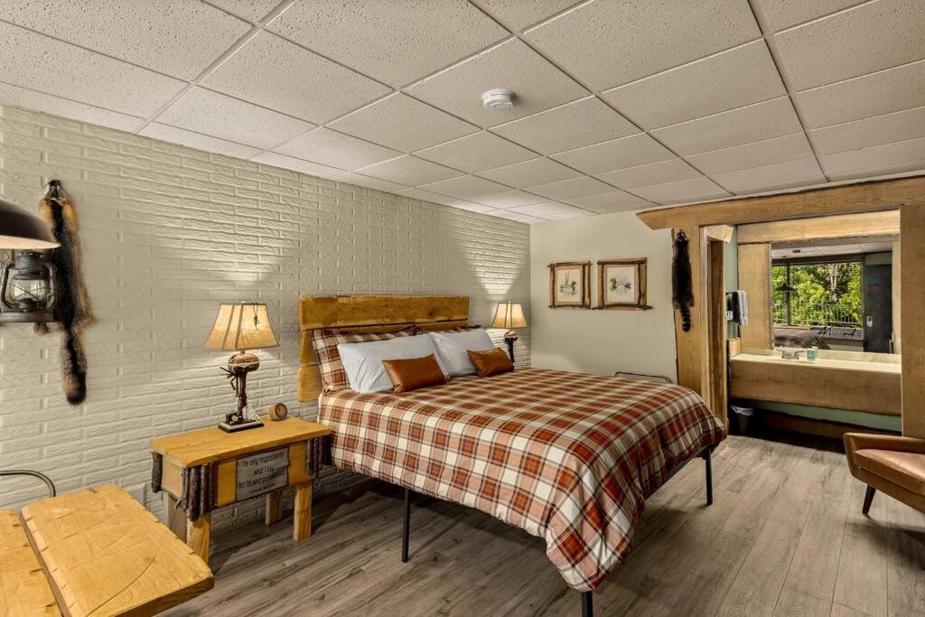 Stonegate Lodge Bed, Wifi, 50In Roku Tv, Salt Water Pool Room #109 Eureka Springs Luaran gambar